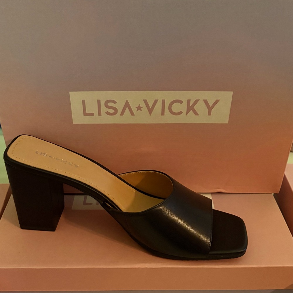 Black Leather Heels with Chunky Design